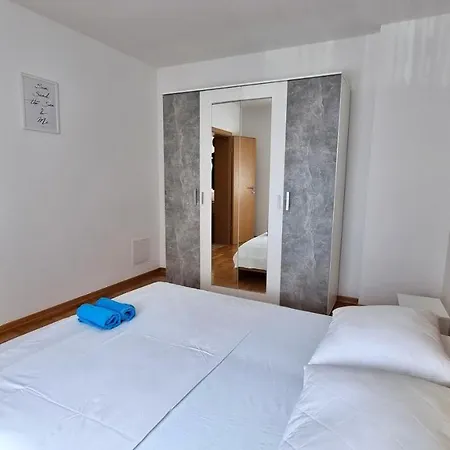 Stare Duce 6 * Omiš