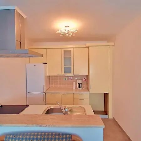 Apartment Stare Duce 6 Omis