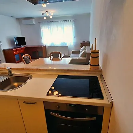 Stare Duce 6 Apartment Omis