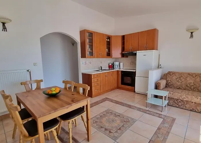 Stare Duce 6 Apartman *