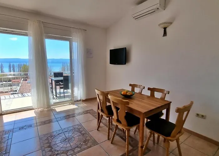 Stare Duce 6 * Omis